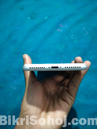 iPhone 8 Plus